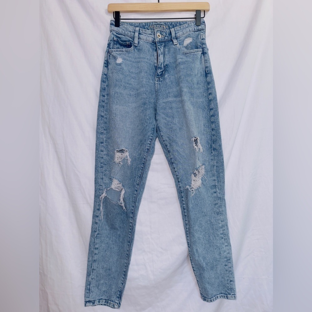 Arizona Jean Co. Light Wash Denim High Waisted Distressed Mom Jeans size 3